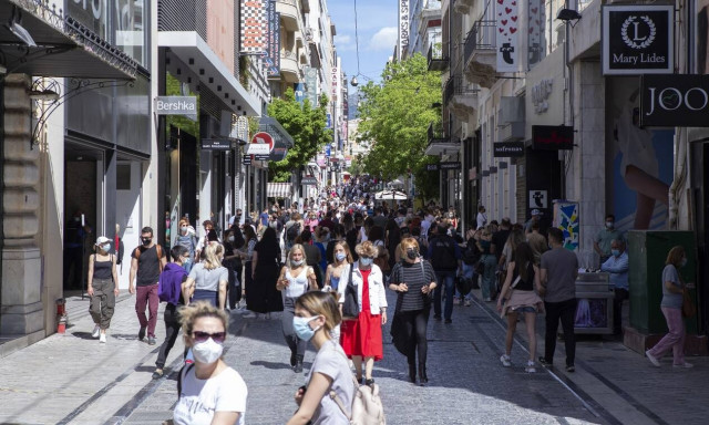 ECDC: Ποιες περιοχές της Ελλάδας παραμένουν στο «βαθύ κόκκινο»