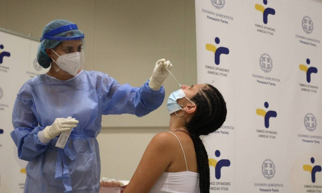 Κορονοϊός: Ανησυχία για την πορεία της πανδημίας- Πάνω από 37.000 κρούσματα τον Αύγουστο