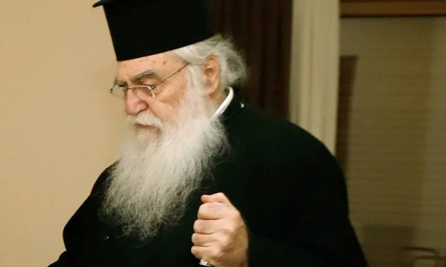 Δύσκολες ώρες για τον Μητροπολίτη Περιστερίου - Νοσηλεύεται σε σοβαρή κατάσταση το «Θριάσιο»