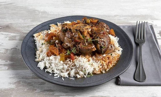 Οσομπούκο στη χύτρα ταχύτητας από τον Άκη Πετρετζίκη