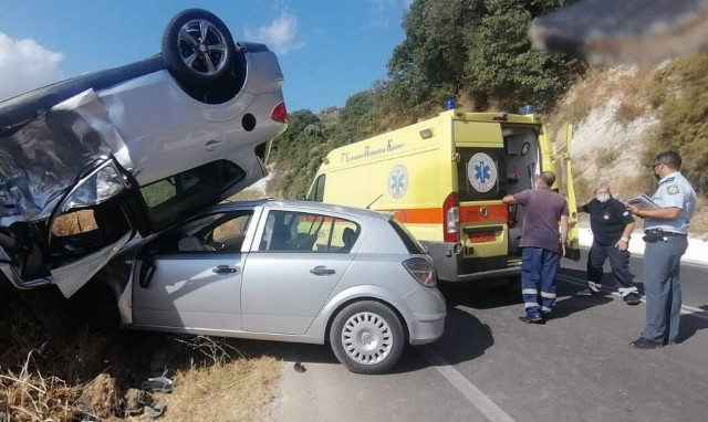 Κρήτη: Σοβαρό τροχαίο με 5 τραυματίες - ΙΧ καταπλάκωσε άλλο ΙΧ
