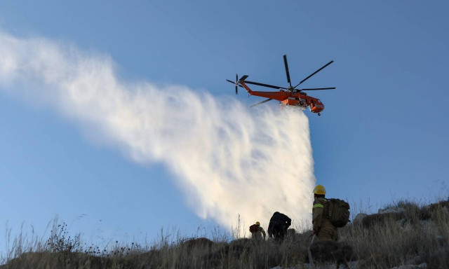 Τέθηκε υπό έλεγχο η φωτιά στην Αίγινα