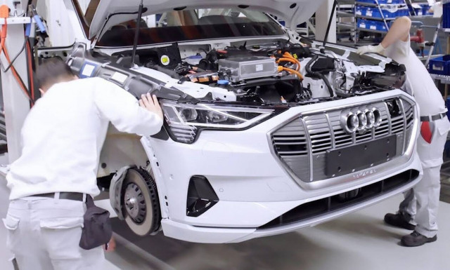 Tα ηλεκτρικά αυτοκίνητα φέρνουν… ανεργία