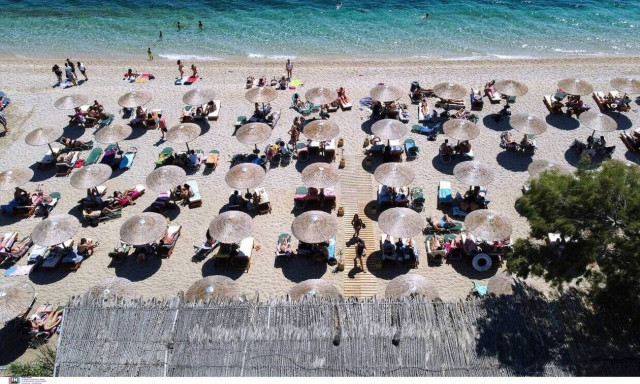 «Καμπάνες» από το ΥΠΟΙΚ σε επιχειρήσεις που παραβιάζουν τη χρήση αιγιαλού και παραλίας