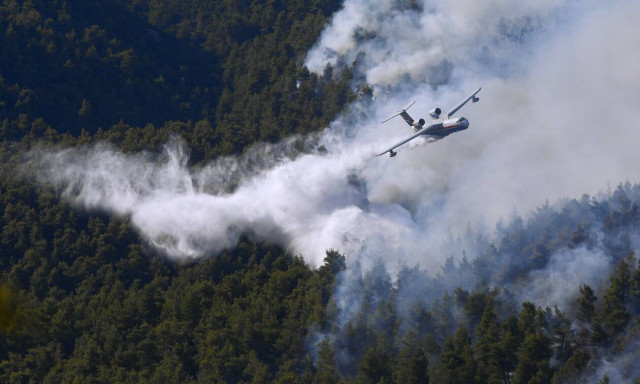 «Καθαρές απαντήσεις» ζητά ο ΣΥΡΙΖΑ: Γιατί δεν επιχείρησε το Beriev την πρώτη ημέρα στη Δυτική Αττική