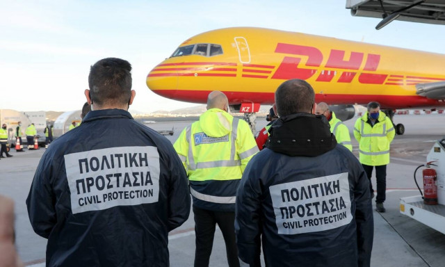 Κορονοϊός: Η Ελλάδα δωρίζει 200.000 εμβόλια στη Λιβύη - Μεταφέρθηκαν με ειδική πτήση