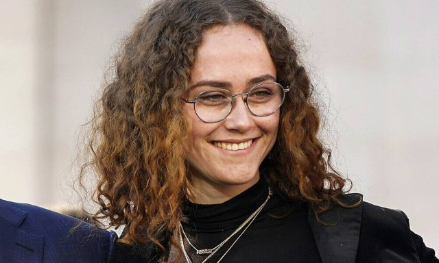 Έλα Έμχοφ: Η εκκεντρική κόρη της Καμάλα Χάρις μιλά για την καριέρα της ως μοντέλο