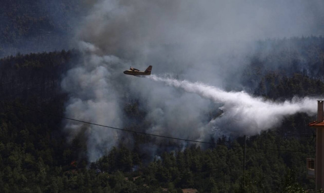 Φωτιά στα Βίλια: Timelapse βίντεο με την εξέλιξη της πυρκαγιάς