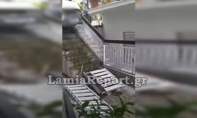 Βίντεο: Αγροτικό «μπούκαρε» σε σπίτι στη Λαμία