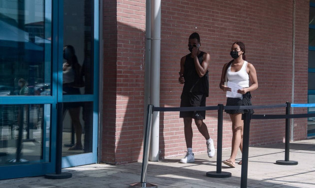 Καπραβέλος: Ή όλοι θα εμβολιαστούμε ή ξανά περιοριστικά μέτρα το φθινόπωρο