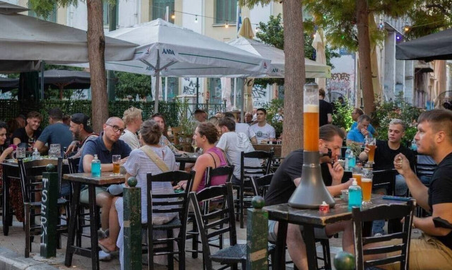 Ανέκαμψε ο τζίρος καταλυμάτων και εστίασης στο δεύτερο τρίμηνο 2021