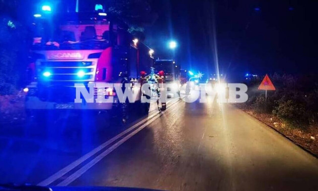 Φωτιά στα Βίλια: Αγωνία για τέταρτη νύχτα - Συνεχίζεται η ηρωική μάχη των πυροσβεστών με το μέτωπο