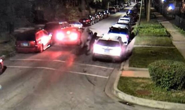 ΗΠΑ: Ληστές πυροβόλησαν και σκότωσαν 70χρονη για να της πάρουν το αυτοκίνητο – Το βίντεο σοκάρει