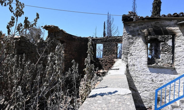 Τροχάδην για πυρκαγιές, πανδημία, προσφυγικό: Τα ανοιχτά μέτωπα της κυβέρνησης και οι προτεραιότητες