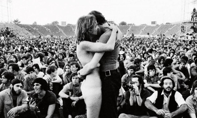 Λεύκωμα για τον Masayoshi Sukita, τον φωτογράφο των εμβληματικών πορτρέτων του Bowie