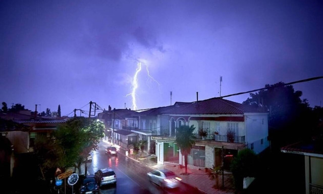 Καιρός - Αρναούτογλου: Προσοχή! Ποιες περιοχές θα πλήξουν καταιγίδες και ισχυροί άνεμοι το Σάββατο