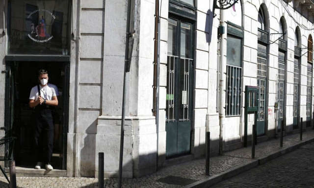 Κορονοϊός - Πορτογαλία: Χαλαρώνει τους περιορισμούς - Στο 70% το ποσοστό των εμβολιασμένων