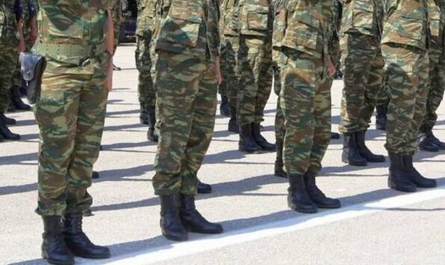 Προσλήψεις oπλιτών στο στρατό ξηράς: Παράταση δικαιολογητικών