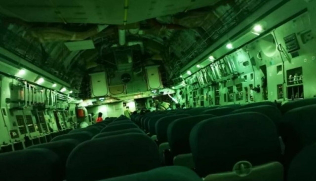 Θυμός και λύπη για το άδειο αεροπλάνο που επέστρεψε από την Καμπούλ