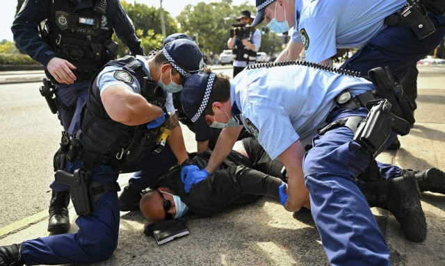 Αυστραλία: Εκατοντάδες συλλήψεις διαδηλωτών κατά των lockdown