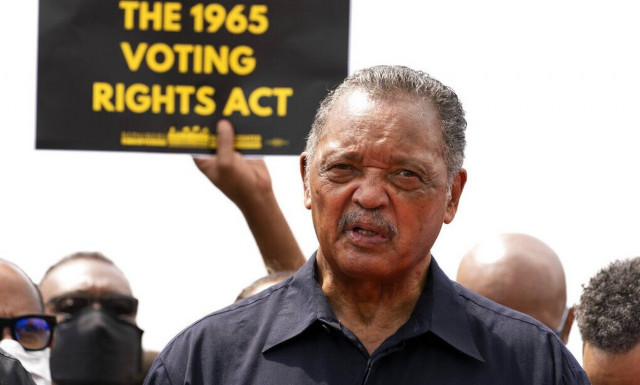 ΗΠΑ: Στο νοσοκομείο με κορονοϊό ο Τζέσι Τζάκσον