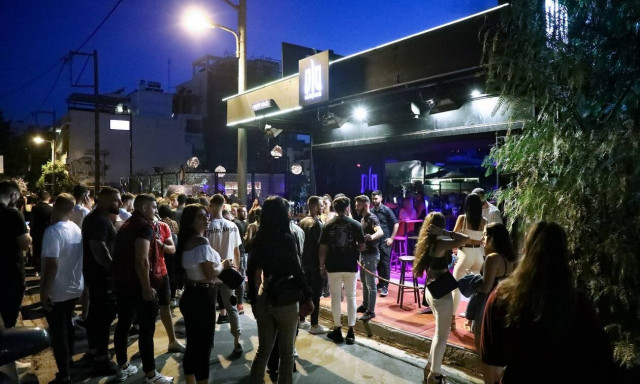 Κορονοϊός: Ανησυχία για τα γλέντια του Σαββατοκύριακου – Έρχονται σαρωτικοί έλεγχοι της ΕΛ.ΑΣ.