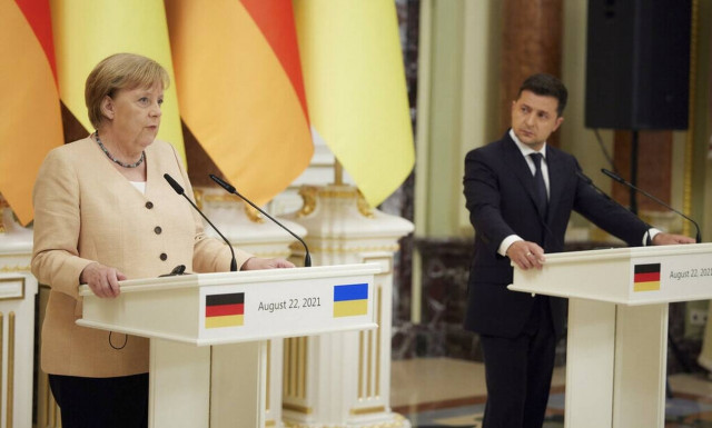 Ζελένσκι σε Μέρκελ: Ο αγωγός Nord Stream 2 είναι ένα επικίνδυνο γεωπολιτικό όπλο της Ρωσίας