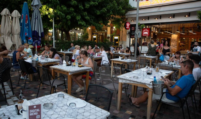 Νέα μέτρα προστασίας κατά του κορονοϊού αναμένεται να ανακοινώσει η Κυβέρνηση