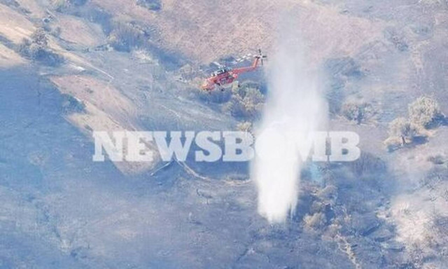 Φωτιά ΤΩΡΑ στην Κάρυστο: Μεγάλη αναζωπύρωση στον οικισμό Φυγιά