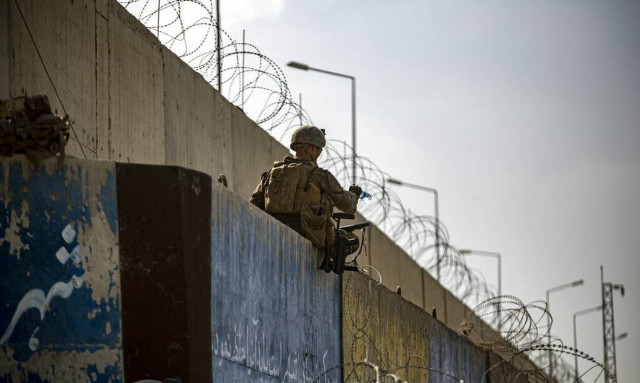 Αφγανιστάν: Μάχες με πυροβολισμούς στο αεροδρόμιο της Καμπούλ