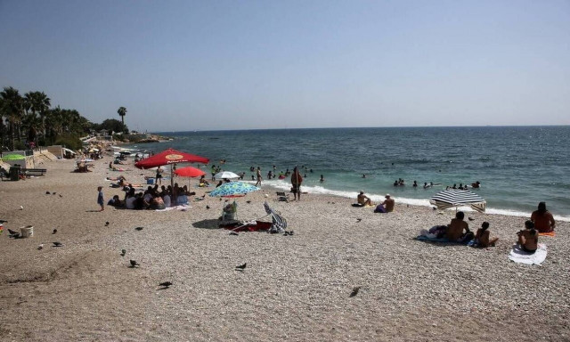 Καιρός: Γενικά αίθριος σε όλη τη χώρα – Εξασθενεί σταδιακά το μελτέμι στο Αιγαίο