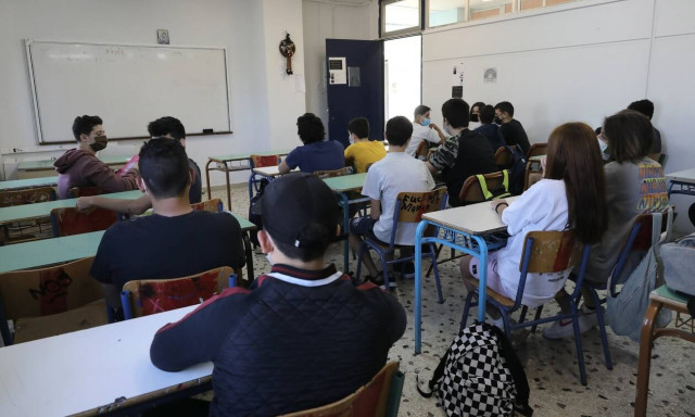 Ζέτα Μακρή: Δεν θα μπαίνουν στις αίθουσες εκπαιδευτικοί χωρίς πιστοποιητικό εμβολιασμού ή τεστ