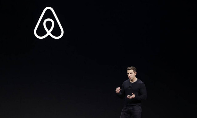 Η Airbnb προσφέρει δωρεάν διαμονή σε 20.000 Αφγανούς πρόσφυγες παγκοσμίως