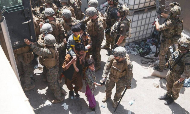 Αφγανιστάν: Ανησυχία από το Λονδίνο - Φόβοι πως δεν θα δοθεί παράταση απομάκρυνσης ατόμων