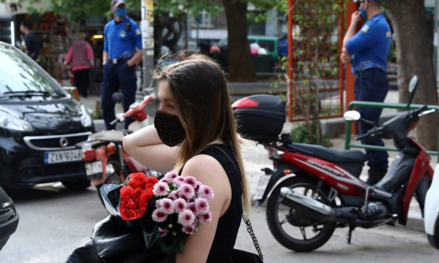 Νέα μέτρα για ανεμβολίαστους: Μάσκες για όλους και στους εξωτερικούς χώρους- Τι ισχύει από Σεπτέμβρη