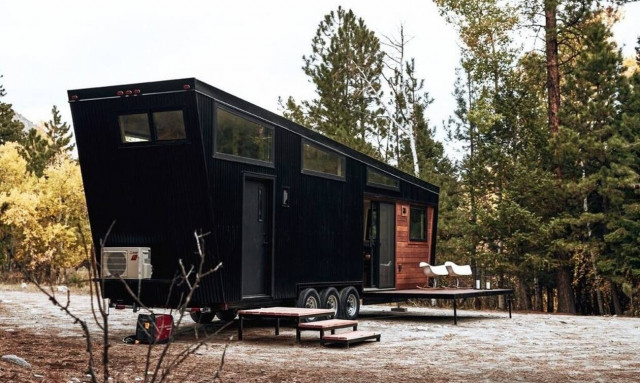 Αυτό το τροχόσπιτο έχει βεράντα που θα ζήλευε και το σπίτι σου