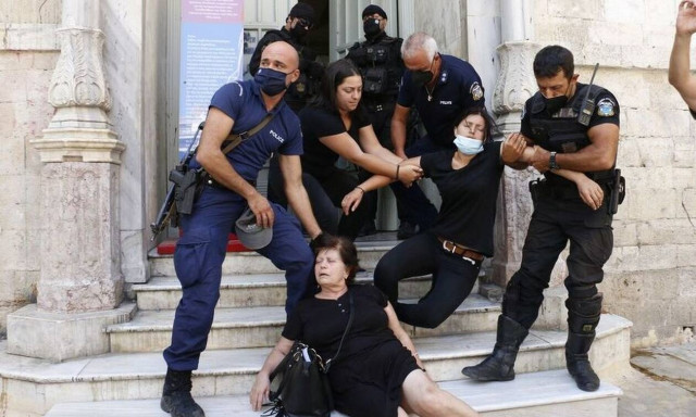 Έγκλημα στη Μεσαρά: Επίθεση στον Ρουμάνο από συγγενείς του 39χρονου - Λιποθύμησε η μητέρα του