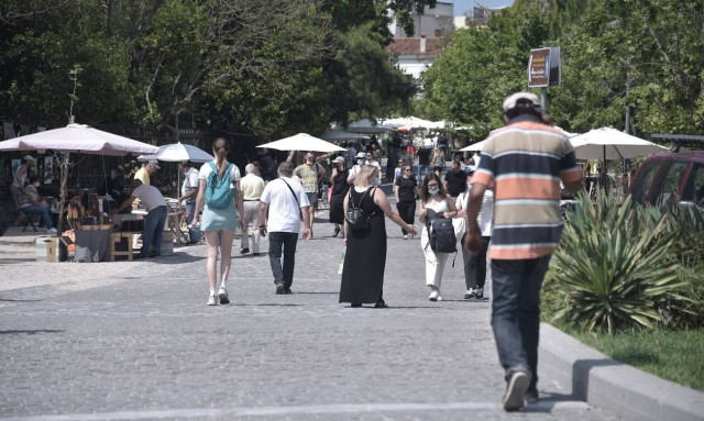 Τα σενάρια για νέα μέτρα και επέκταση του υποχρεωτικού εμβολιασμού – Τι θα κρίνει την αναπροσαρμογή