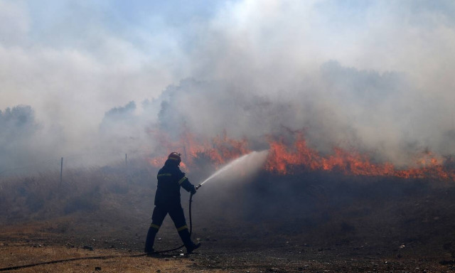 Πολύ υψηλός κίνδυνος πυρκαγιάς αύριο σε Αττική και άλλες τέσσερις περιοχές