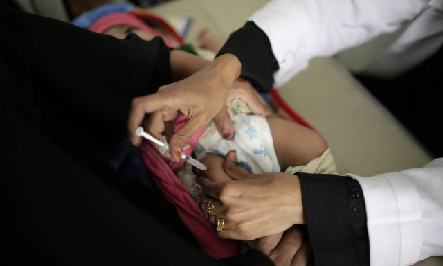 Μαζάνης: Τα παιδιά έως 3 ετών διασπείρουν τον ιό στην οικογένεια- Πρέπει να σβήσουμε όλες τις εστίες