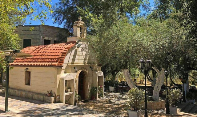 Άγιος Φανούριος: Το εκκλησάκι στην Κρήτη με τα αμέτρητα θαύματα!