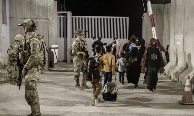 «Το πιο οδυνηρό ταξίδι της ζωής μου»: Αφγανός δημοσιογράφος μιλά για την διαφυγή από την χώρα του