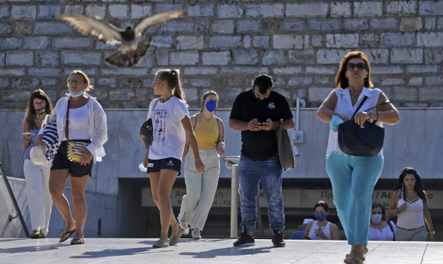 Κορονοϊός: Συναγερμός για την επιστροφή των εκδρομέων και τη «Δέλτα» - Αυξάνεται η πίεση στο ΕΣΥ