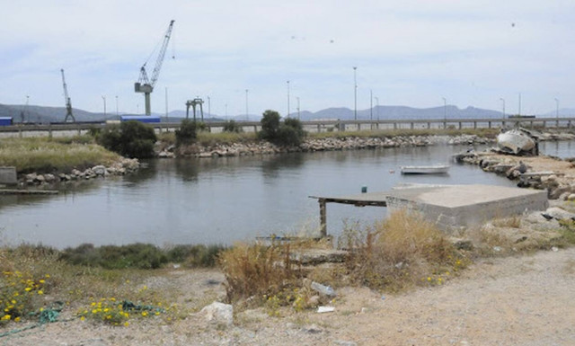 Τι αλλάζει στην παραχώρηση χρήσης αιγιαλού και παραλίας 