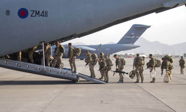 Αφγανιστάν: Αναχώρησε και η τελευταία βρετανική στρατιωτική πτήση από την Καμπούλ