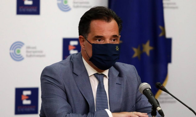 Δημόσιο «εύγε» από τον Άδωνι Γεωργιάδη προς τη Νίκη Κεραμέως για τις βάσεις των σχολών