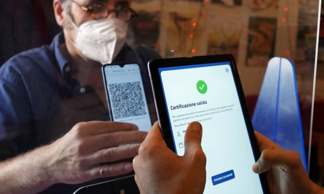 Κορονοϊός - Ιταλία: Υποχρεωτικό σε τρένα και αεροπλάνα το «πράσινο πάσο εμβολιασμένου»