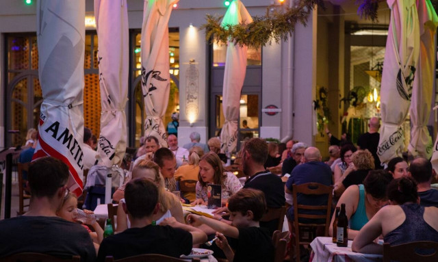 Εντονές αντιδράσεις για το μίνι «lockdown» στον κλάδο της εστίασης - Τι αλλάζει από 13 Σεπτεμβρίου