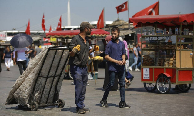 Κορονοϊός - Τουρκία: 255 θάνατοι και πάνω από 17.000 κρούσματα σε 24 ώρες   