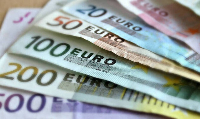 ΟΠΕΚΑ: Πότε καταβάλλονται τα επιδόματα Αυγούστου 